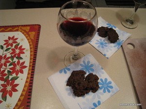 Red wine and cookies