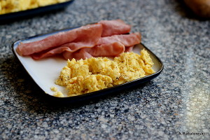 scrambed eggs and ham