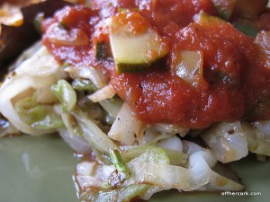 Cabbage and tomato sauce 